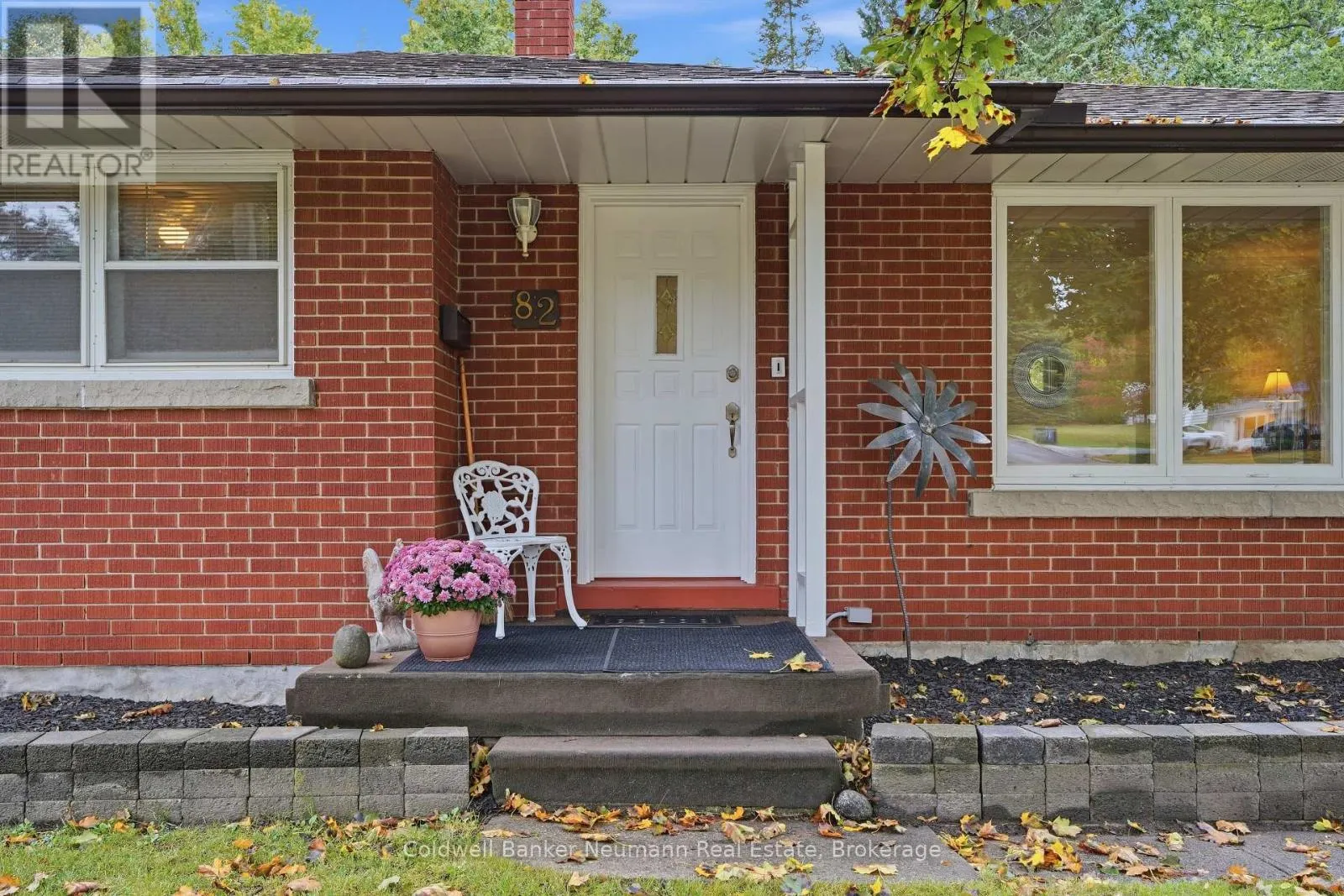 82 KNIGHTSWOOD BOULEVARD