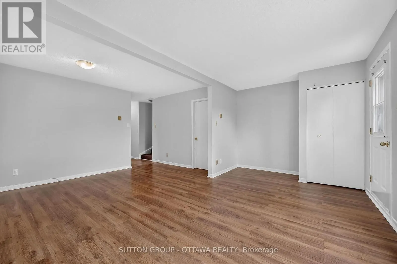 24 CARRAWAY CRESCENT