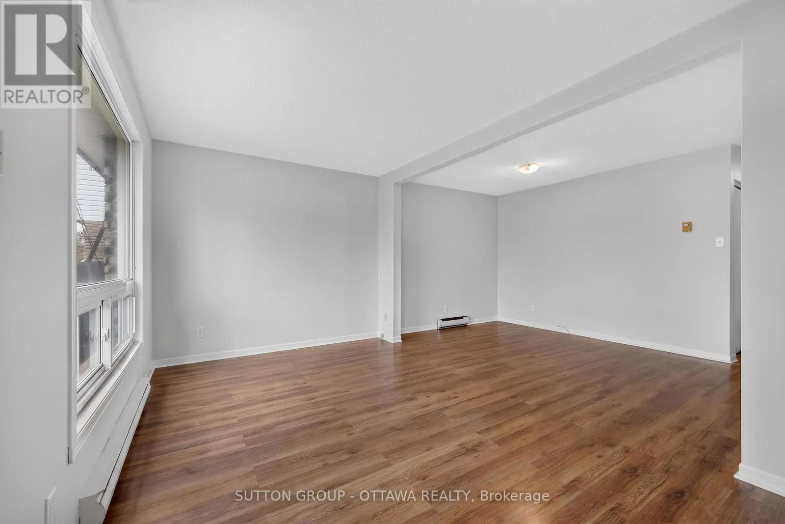 24 CARRAWAY CRESCENT