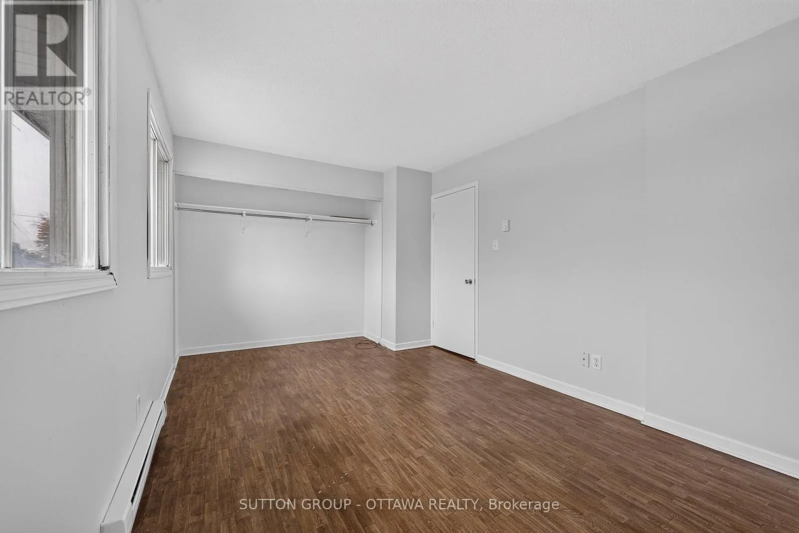 24 CARRAWAY CRESCENT