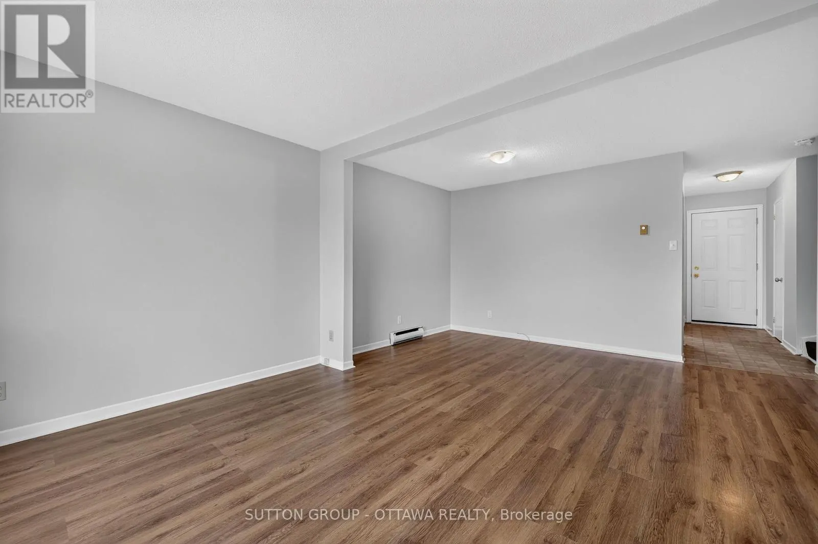 24 CARRAWAY CRESCENT