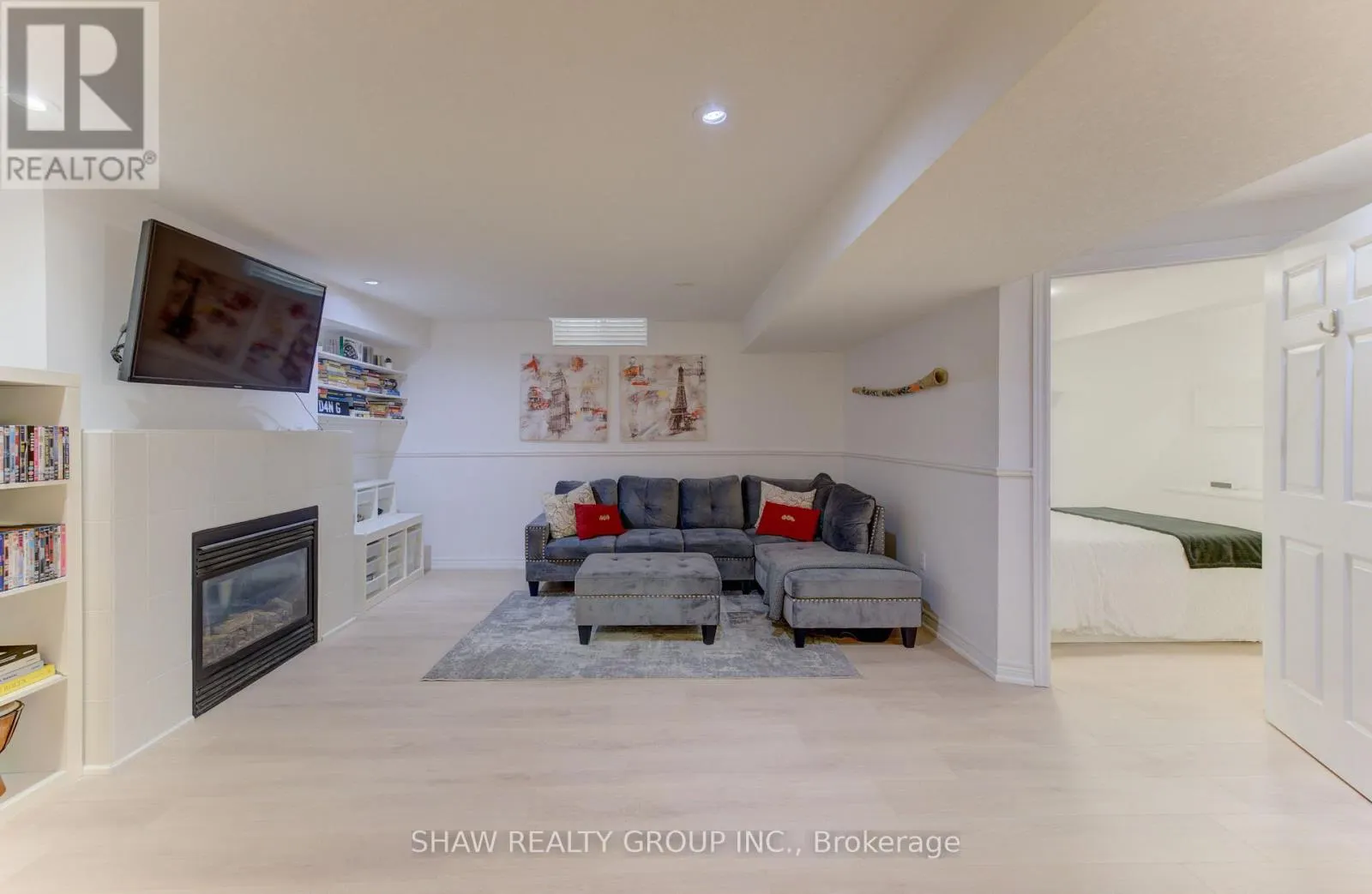 88 DECARO CRESCENT