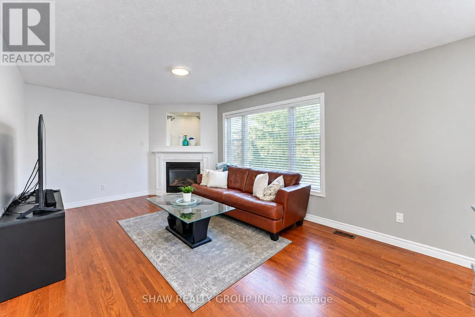 88 DECARO CRESCENT