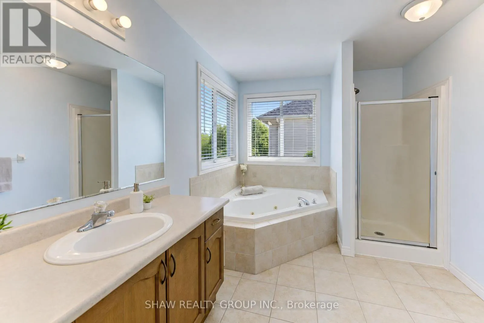 88 DECARO CRESCENT
