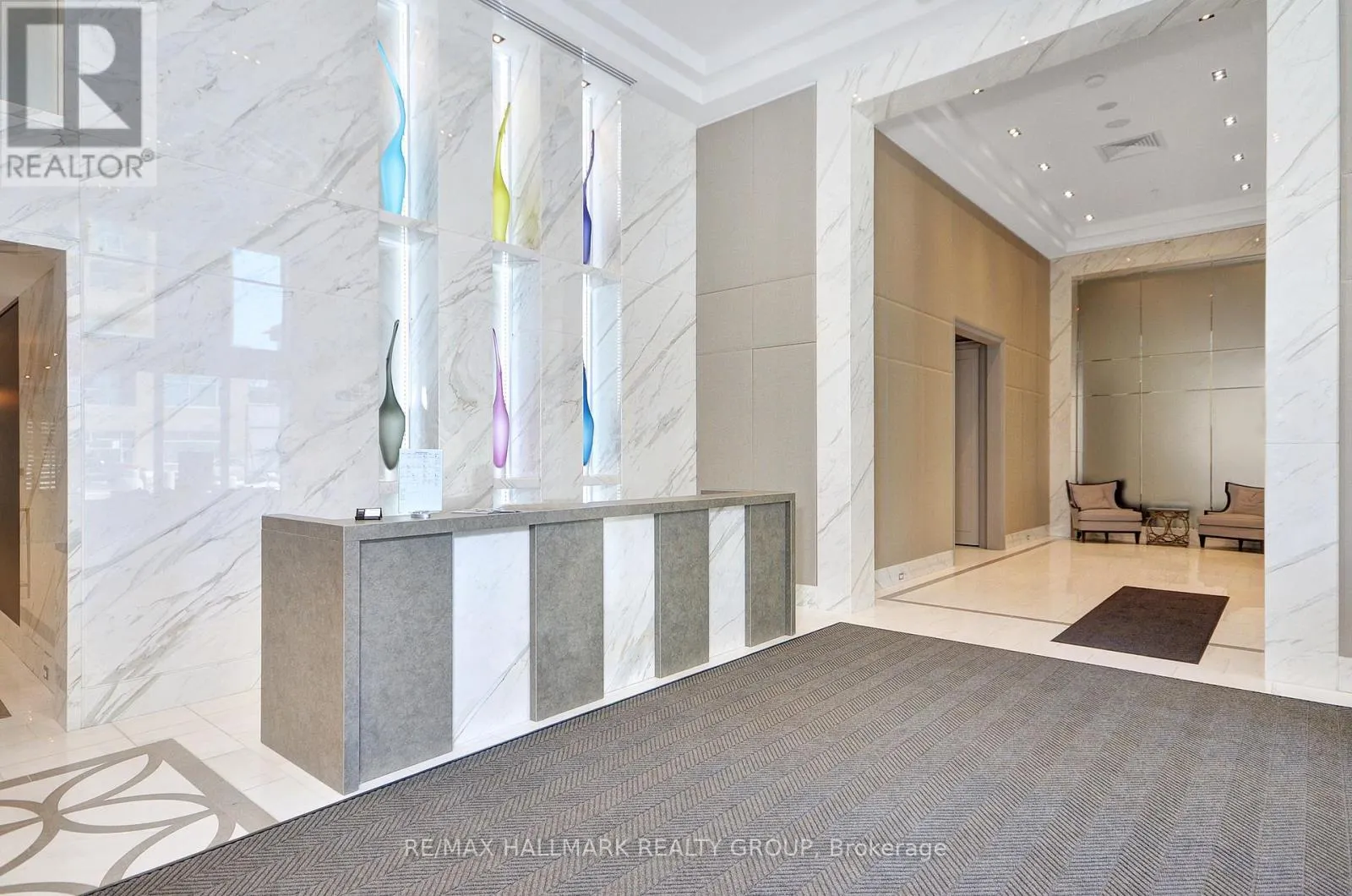 210 - 111 CHAMPAGNE AVENUE