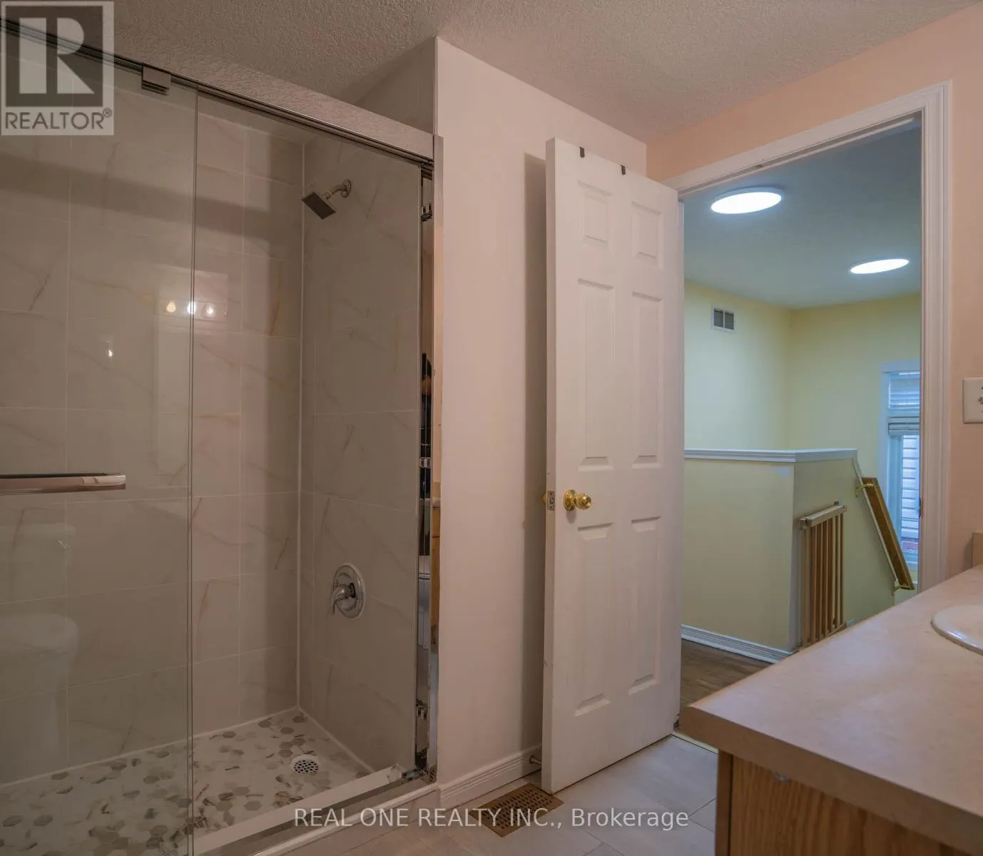 971 CREEKSIDE DRIVE
