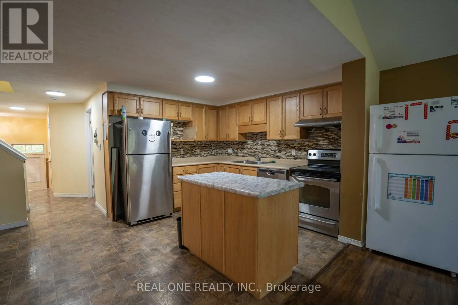 971 CREEKSIDE DRIVE