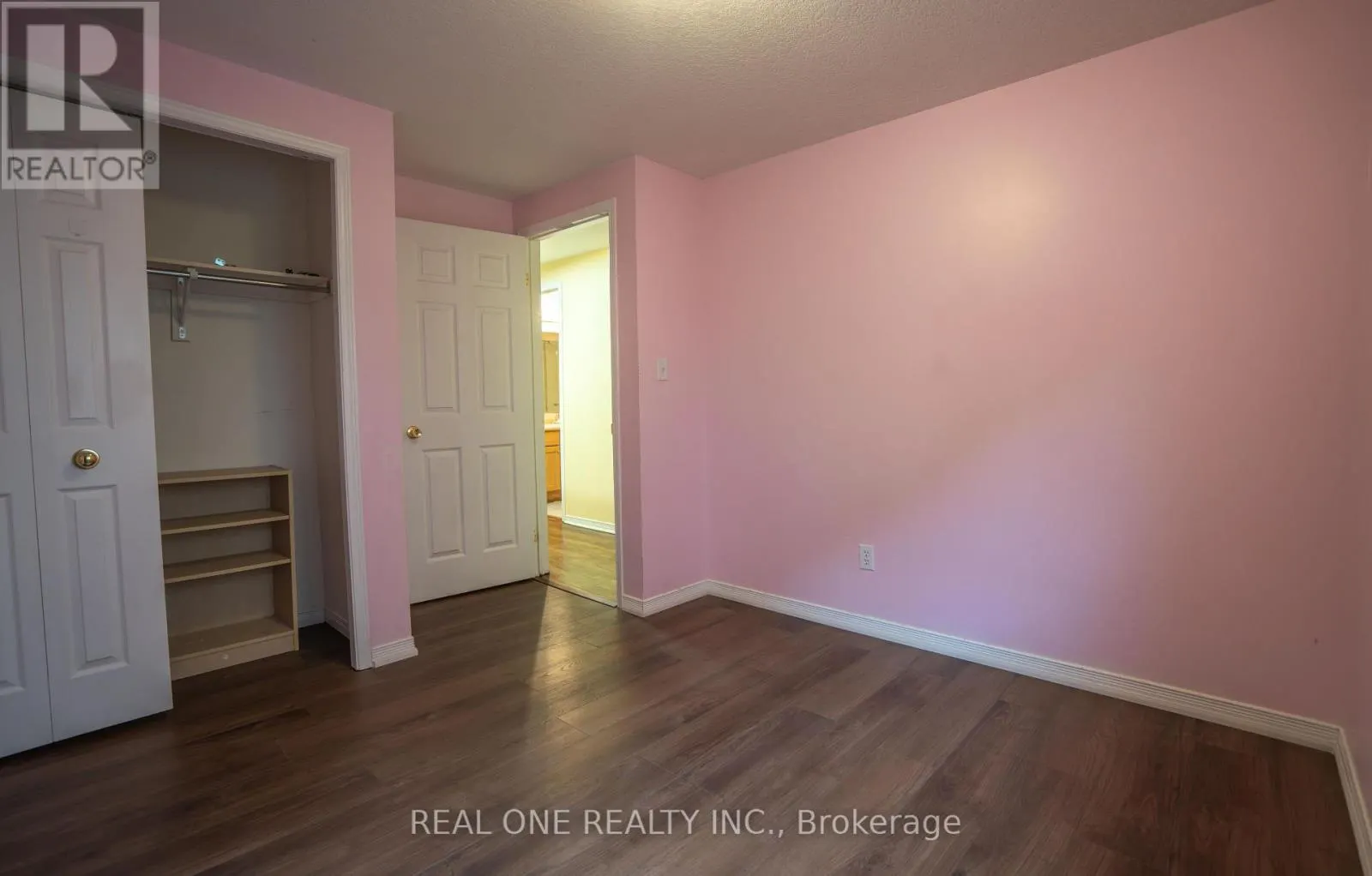 971 CREEKSIDE DRIVE