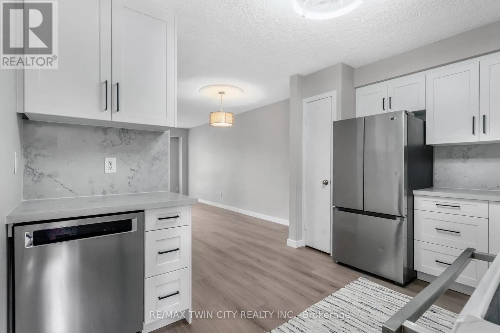 104 RALGREEN CRESCENT