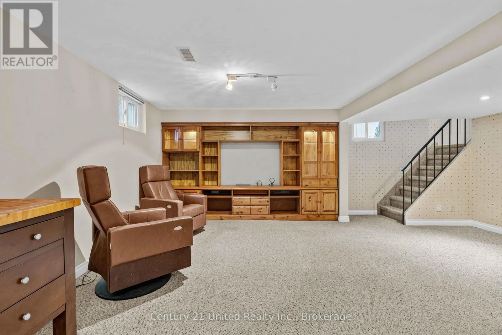 1203 ROYAL DRIVE