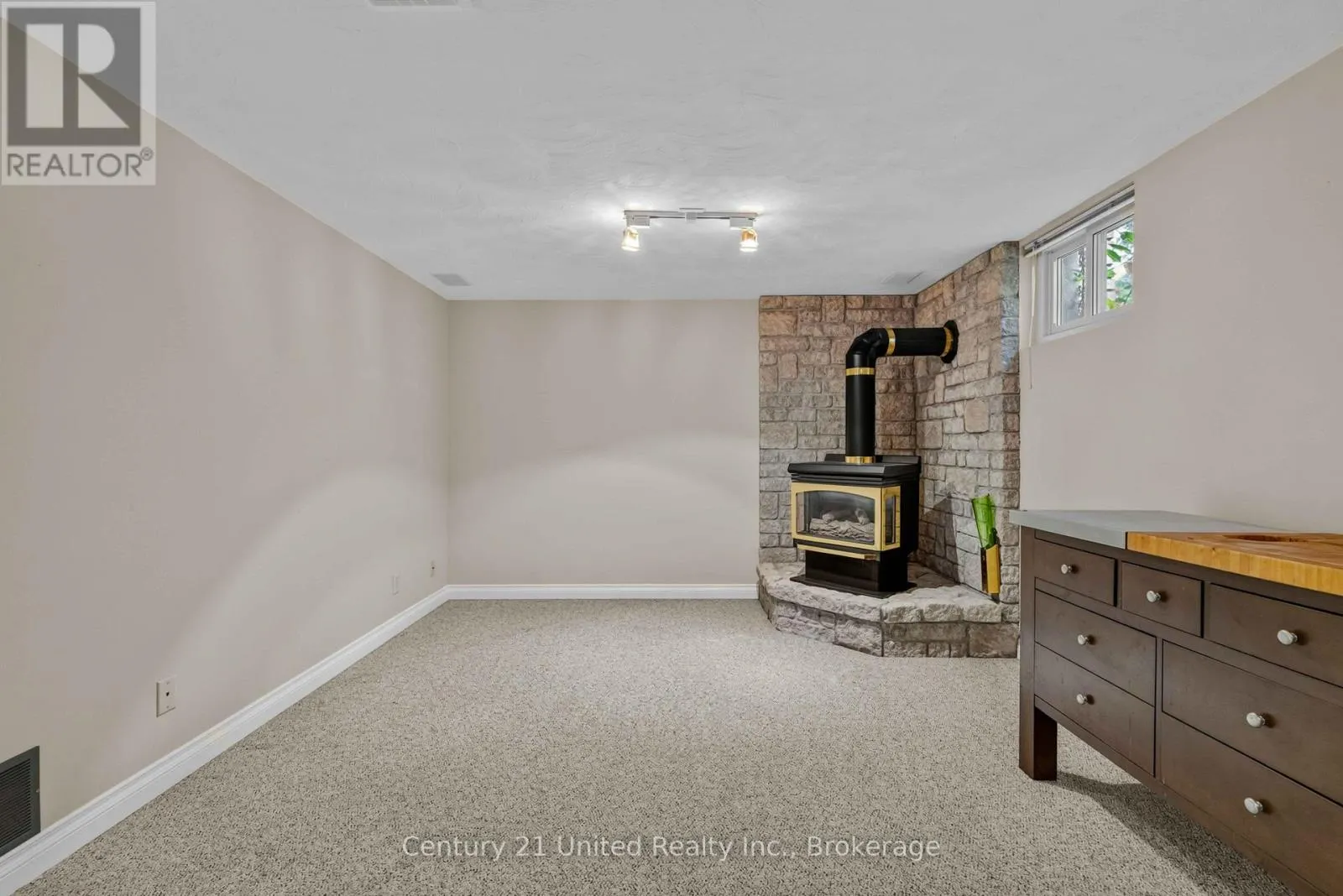 1203 ROYAL DRIVE