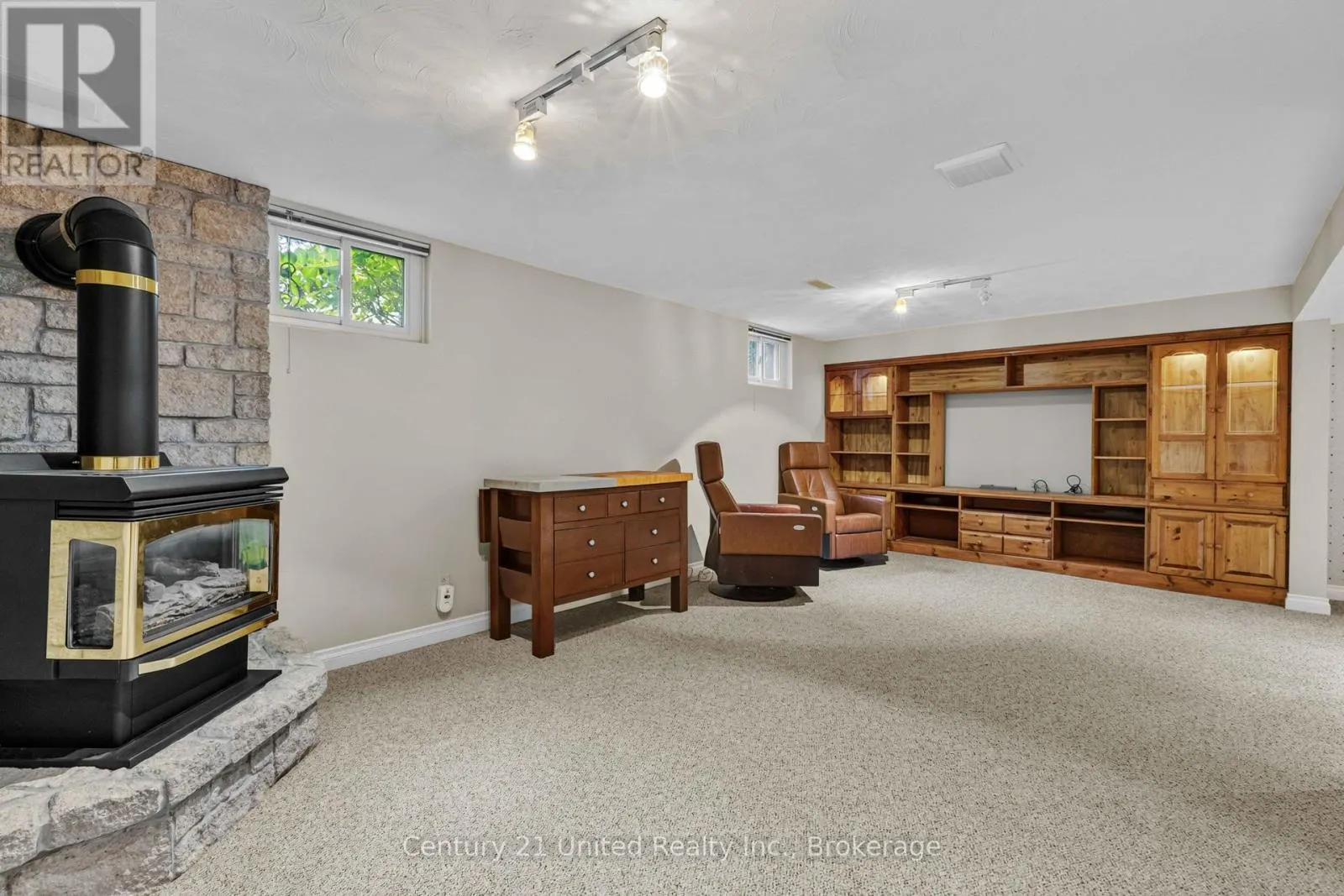 1203 ROYAL DRIVE