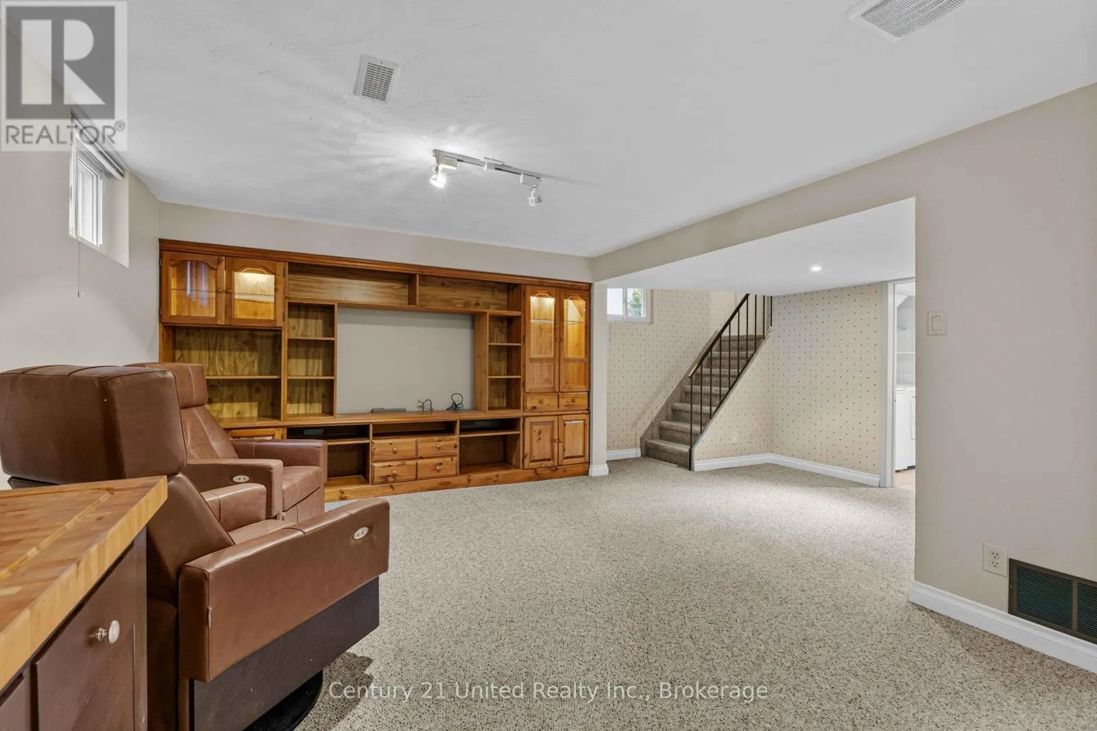 1203 ROYAL DRIVE