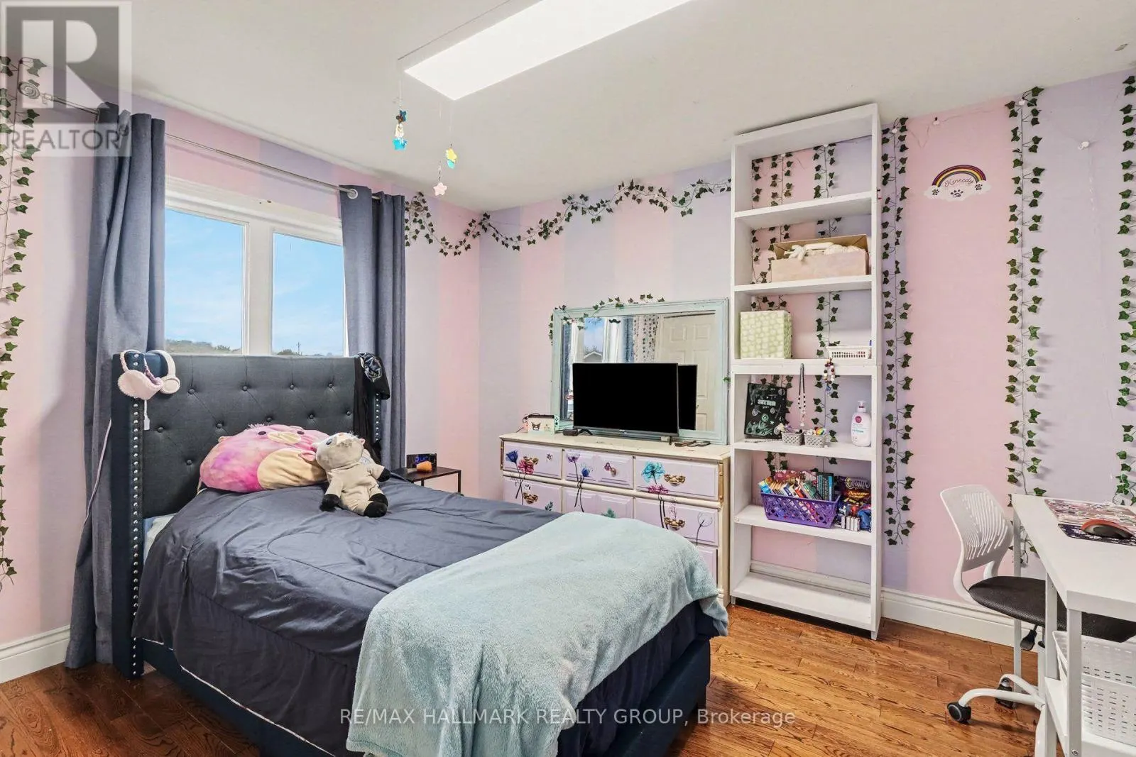 25 TABITHA CRES CRESCENT