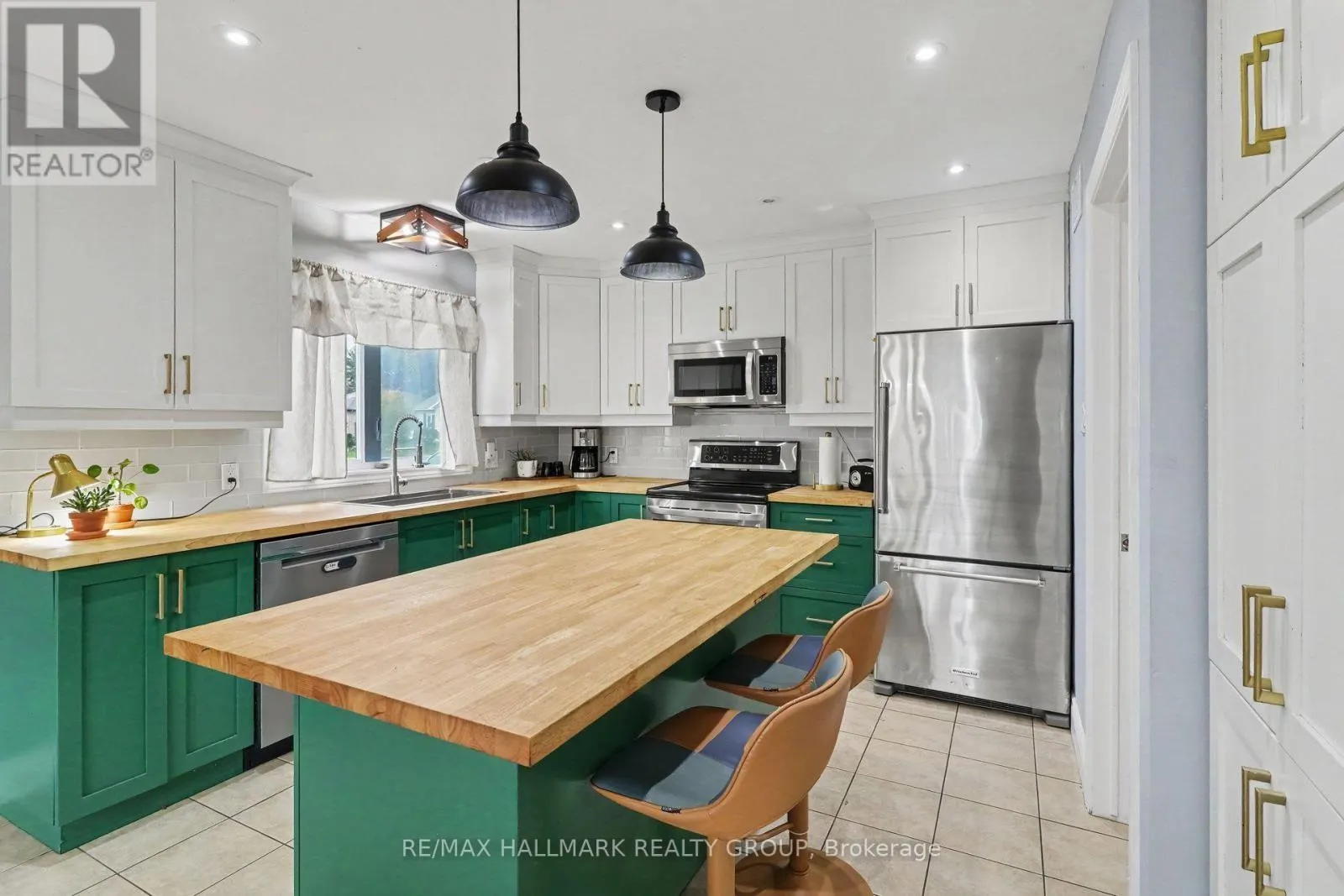 25 TABITHA CRES CRESCENT