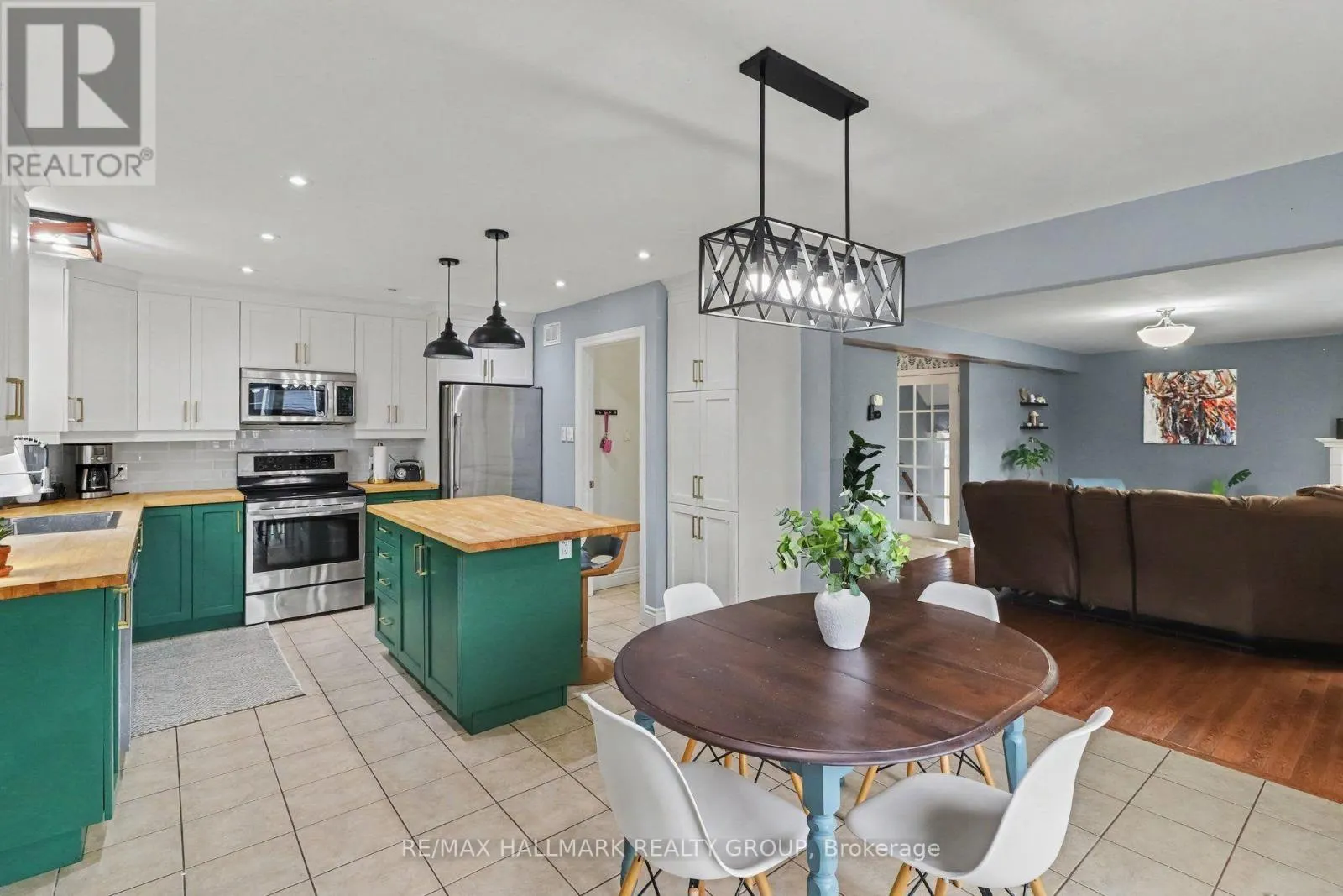 25 TABITHA CRES CRESCENT