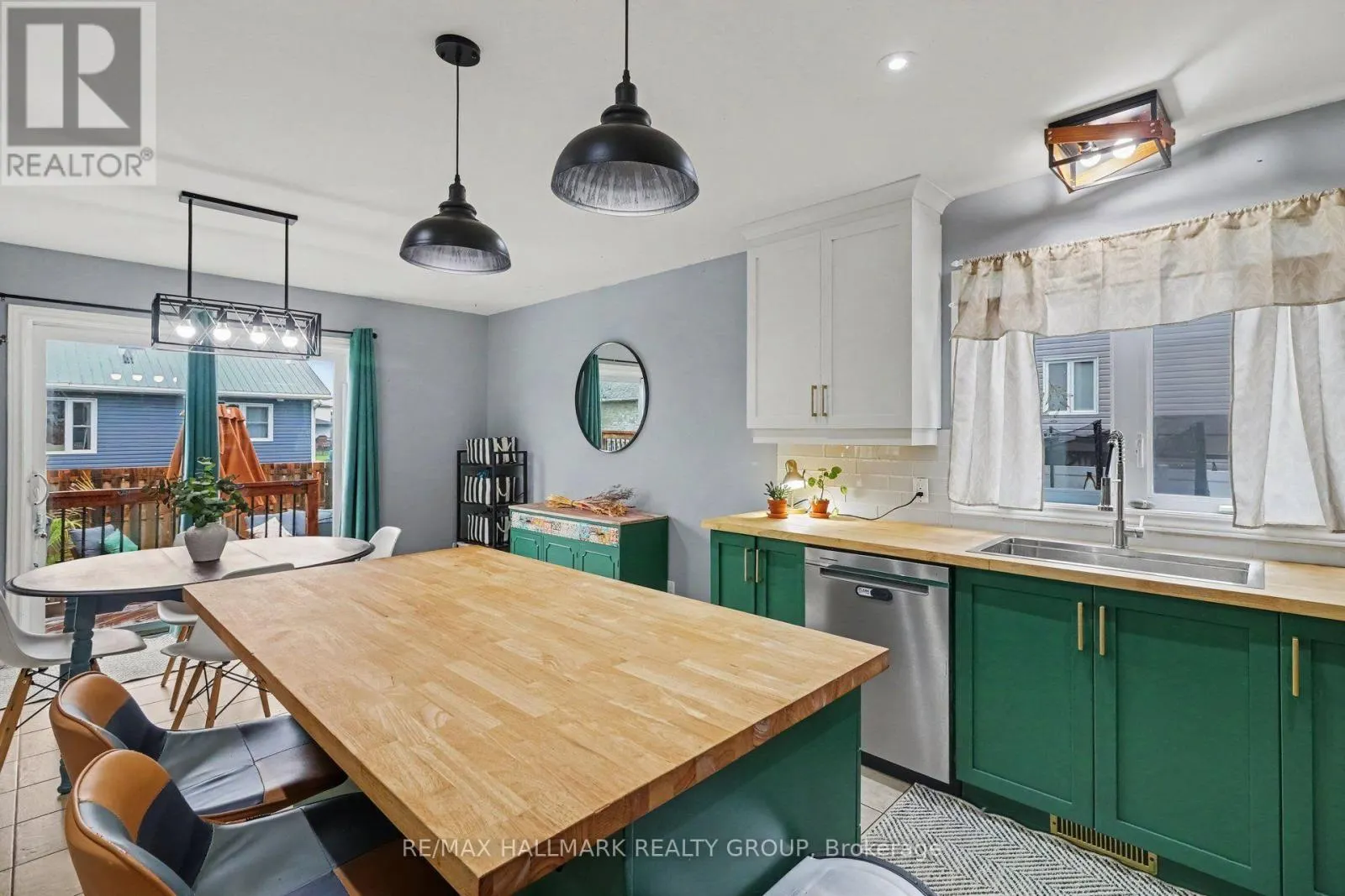 25 TABITHA CRES CRESCENT