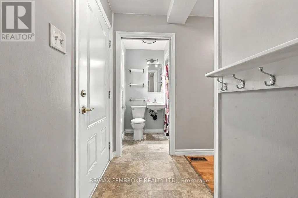 10 LAURIER AVENUE