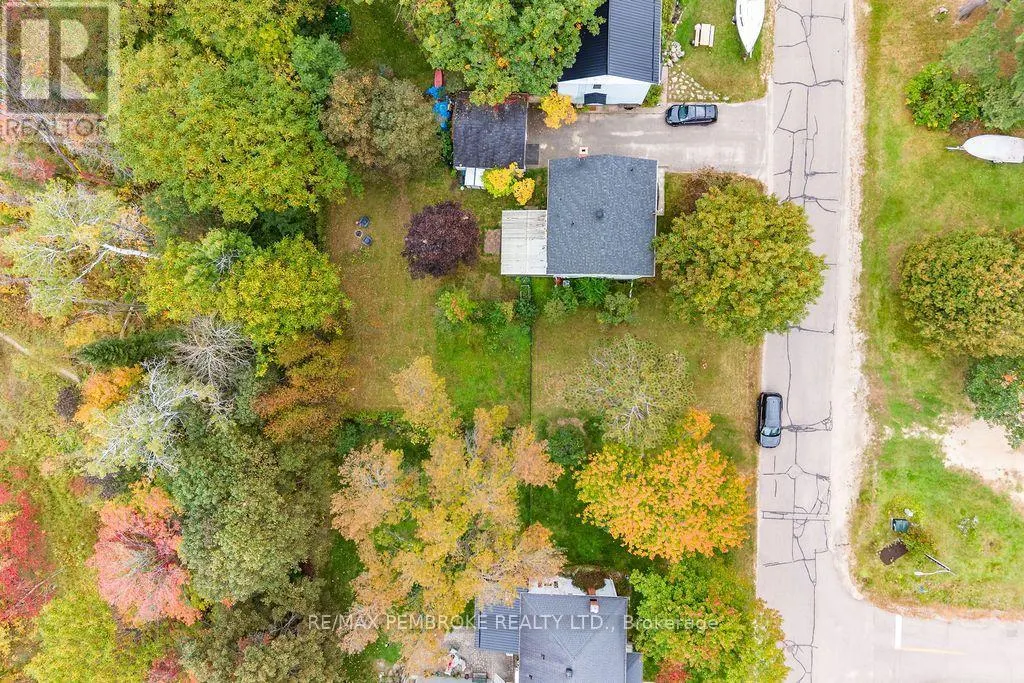 10 LAURIER AVENUE