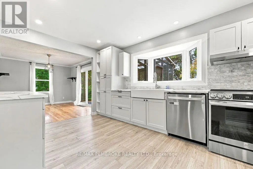 10 LAURIER AVENUE