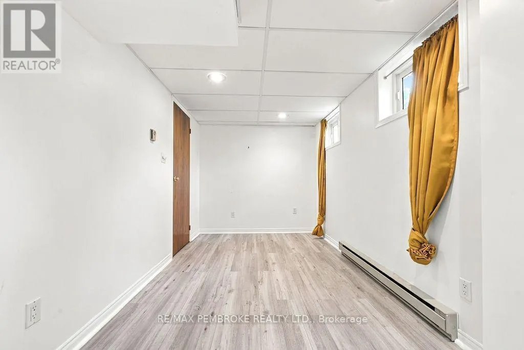 10 LAURIER AVENUE