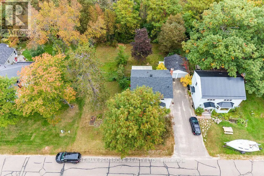10 LAURIER AVENUE