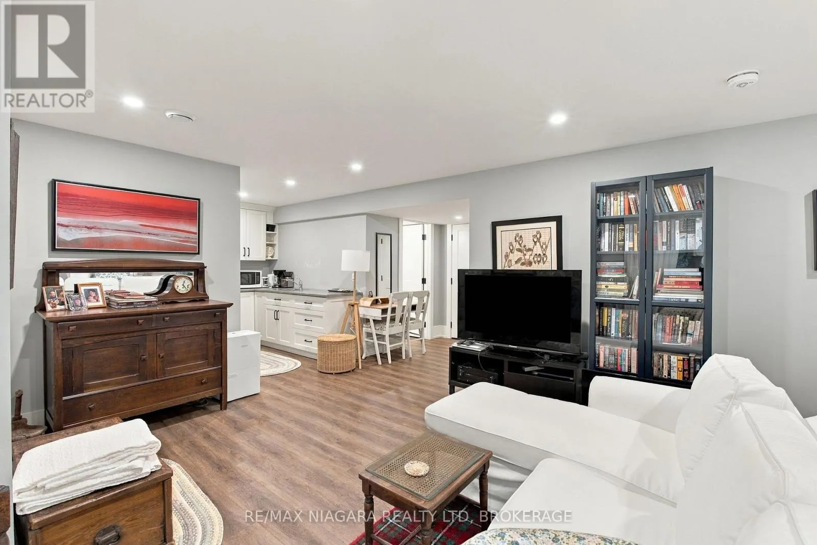 11 WILBERFORCE AVENUE