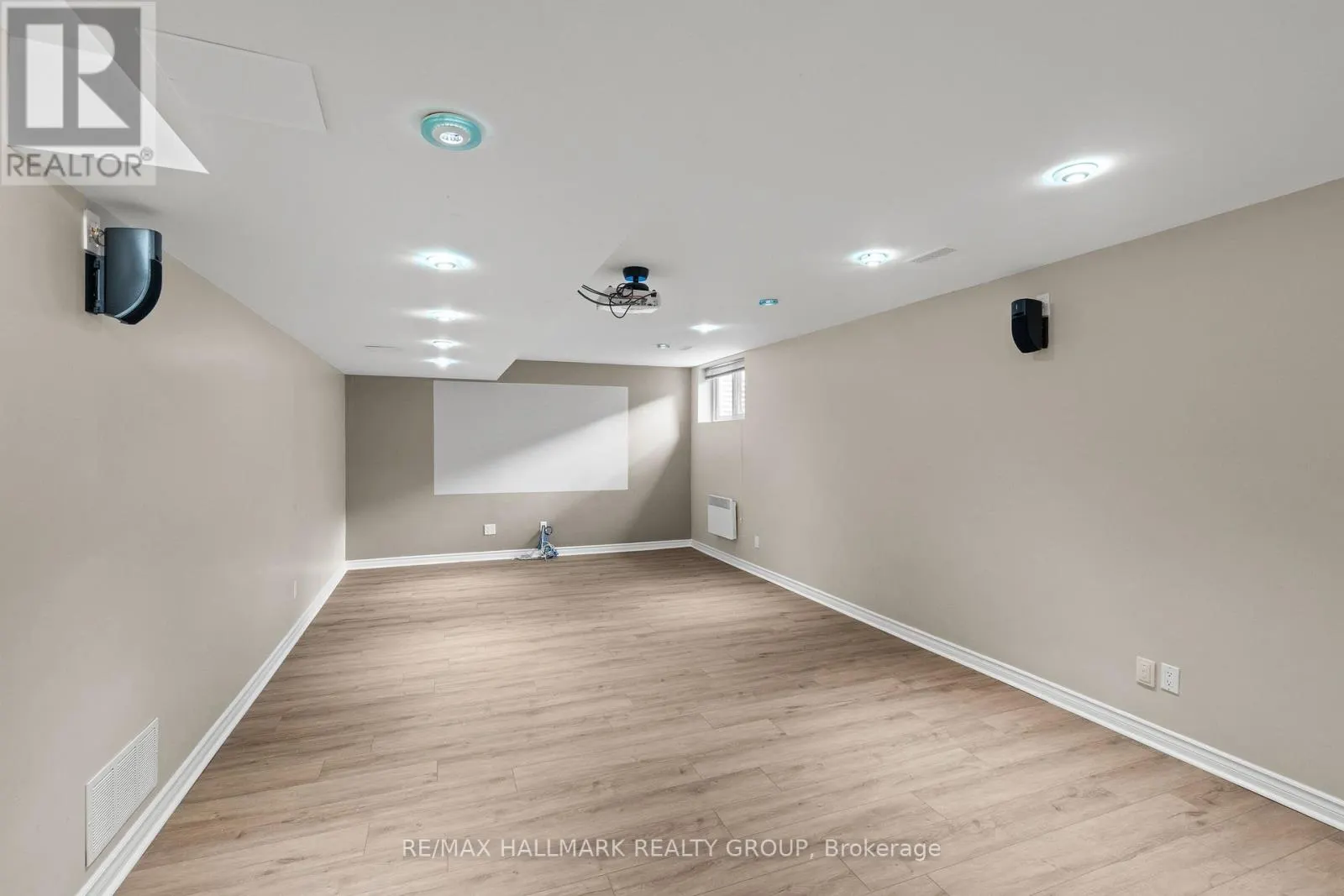 2104 SANDY OAKS DRIVE