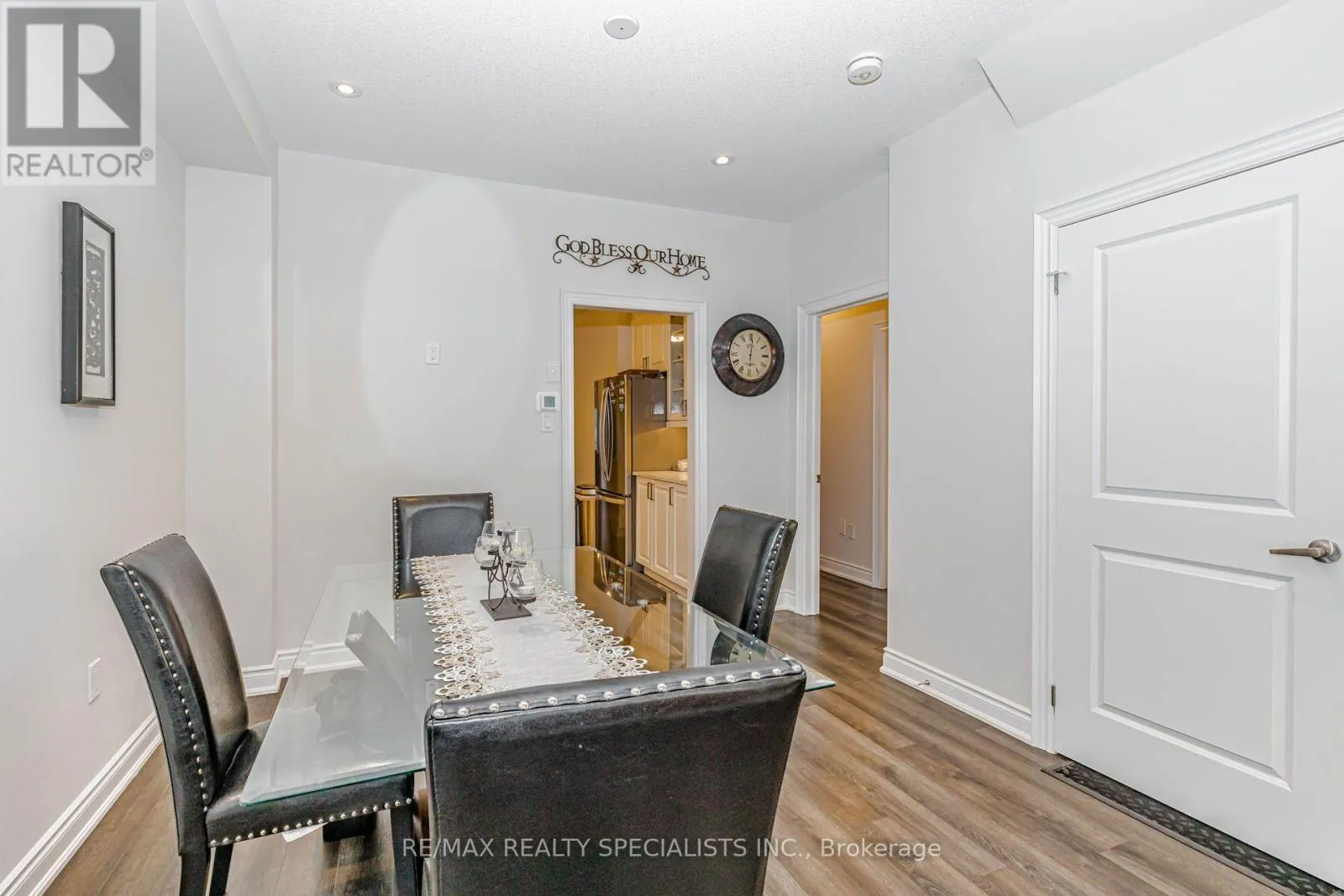 4 - 230 FARLEY ROAD