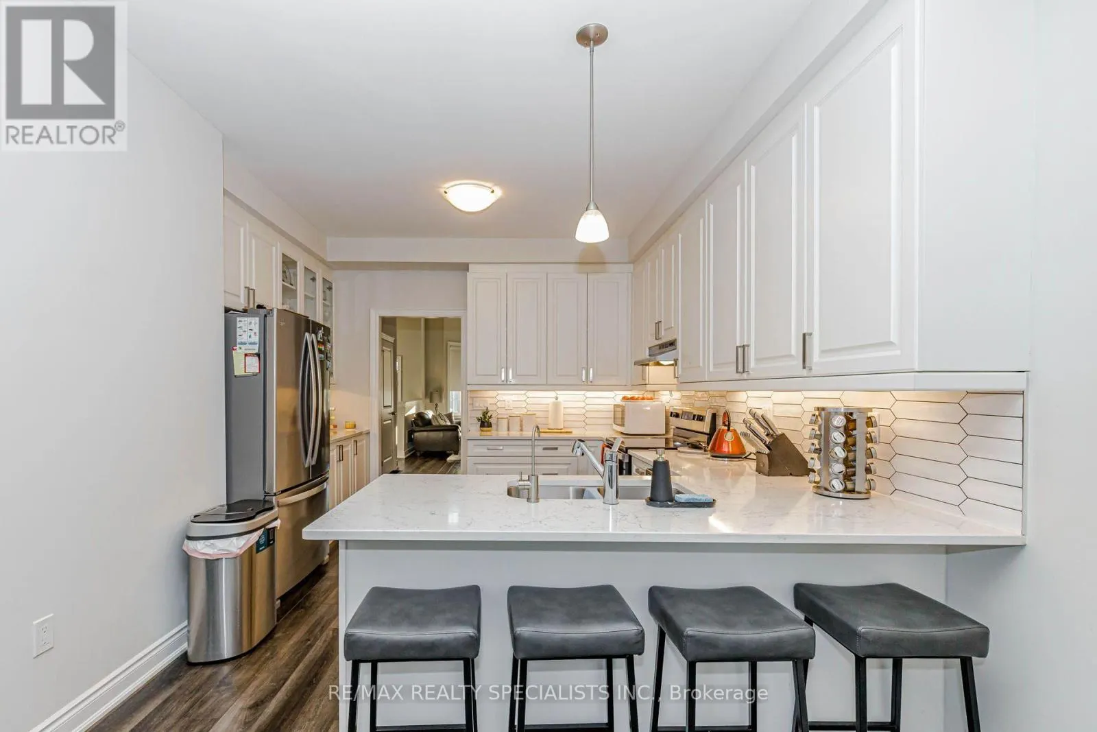 4 - 230 FARLEY ROAD