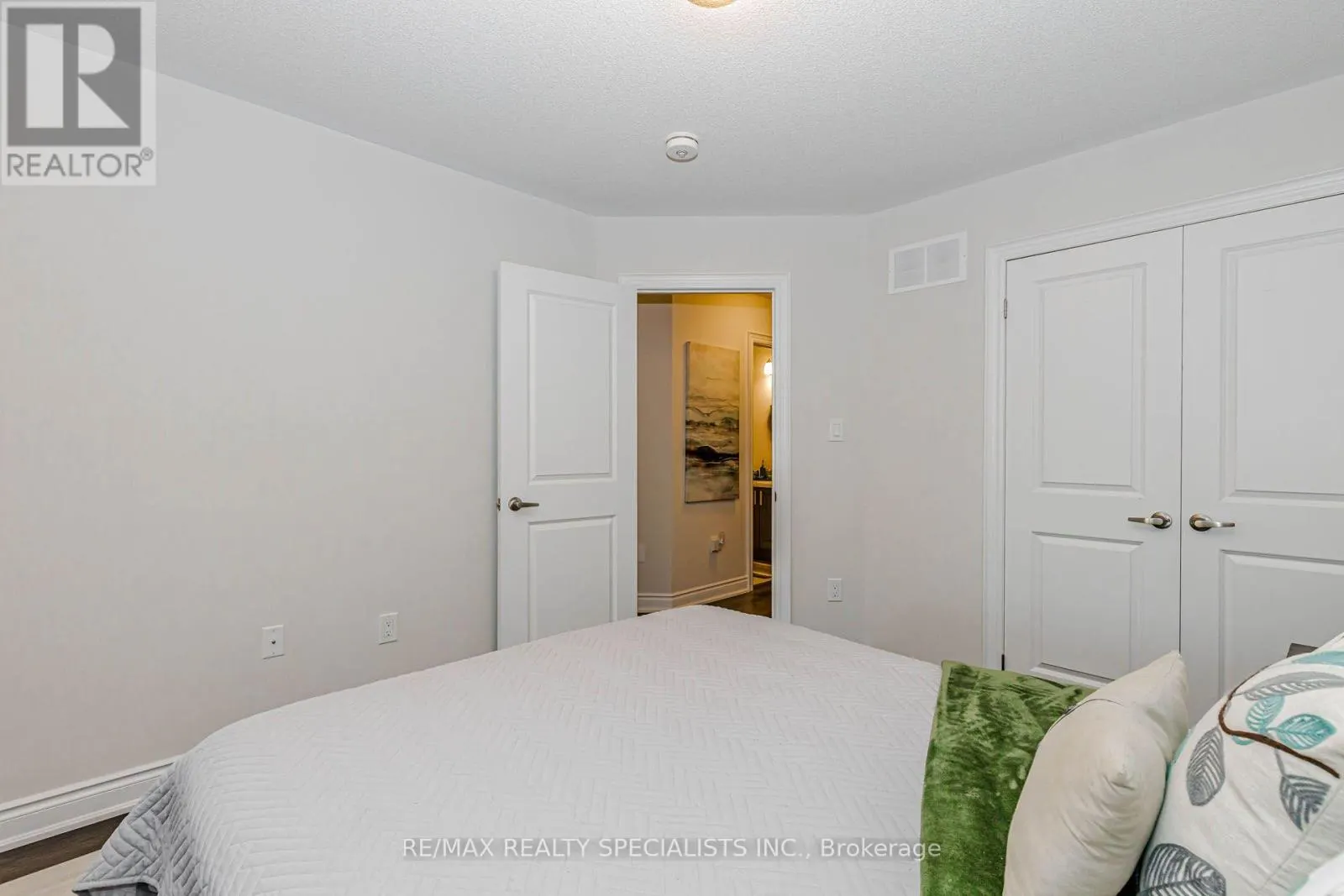 4 - 230 FARLEY ROAD