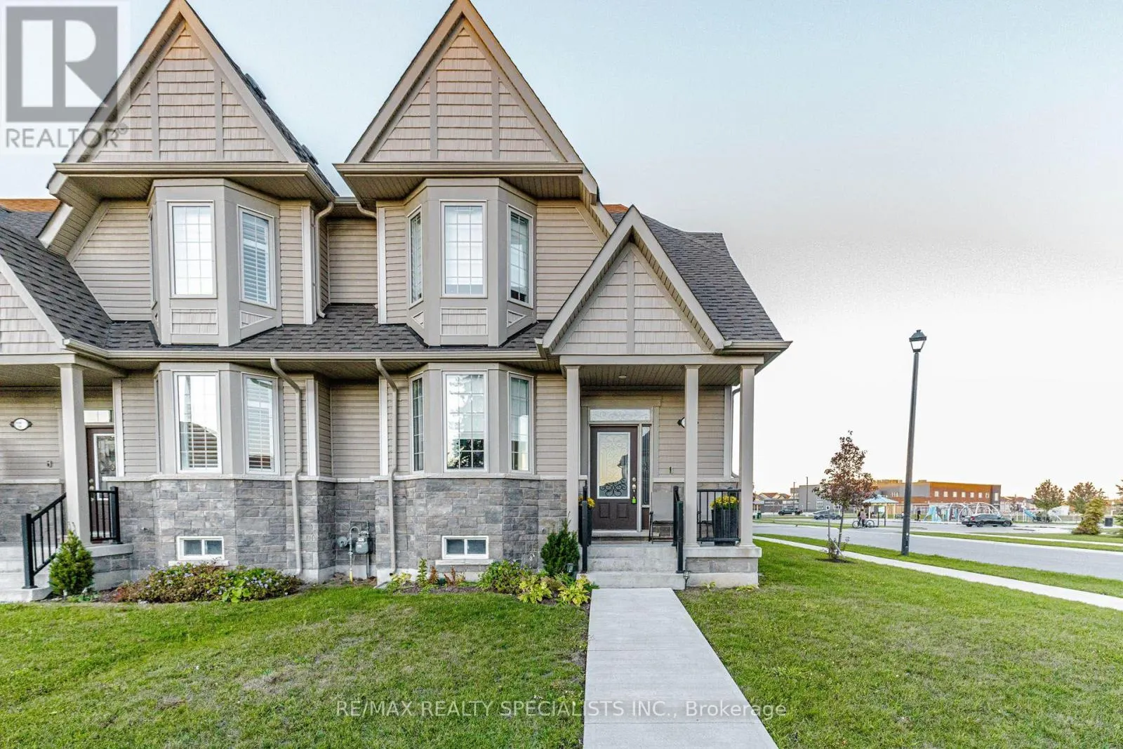 4 - 230 FARLEY ROAD
