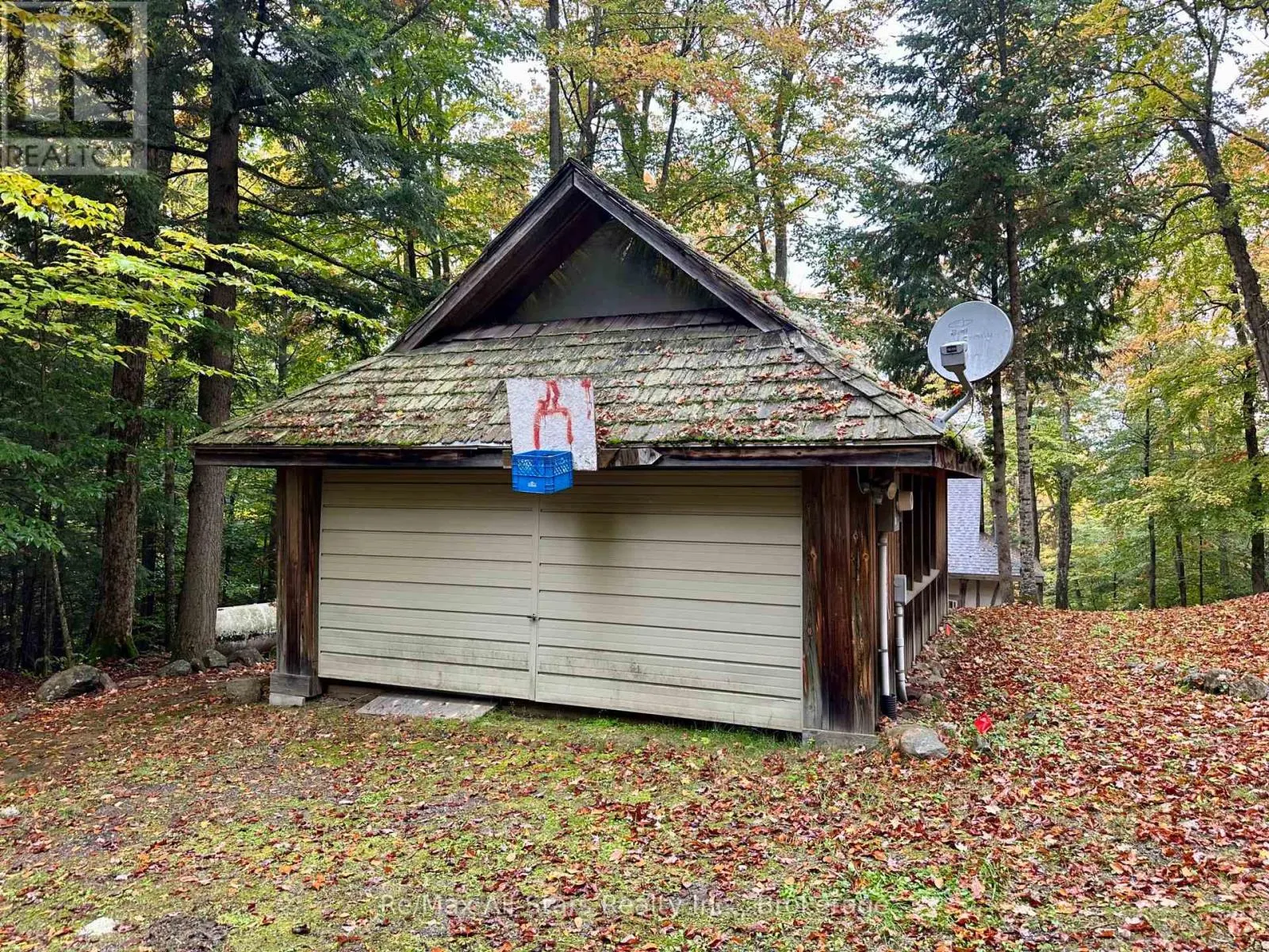 1005 MCARTHUR POINT ROAD