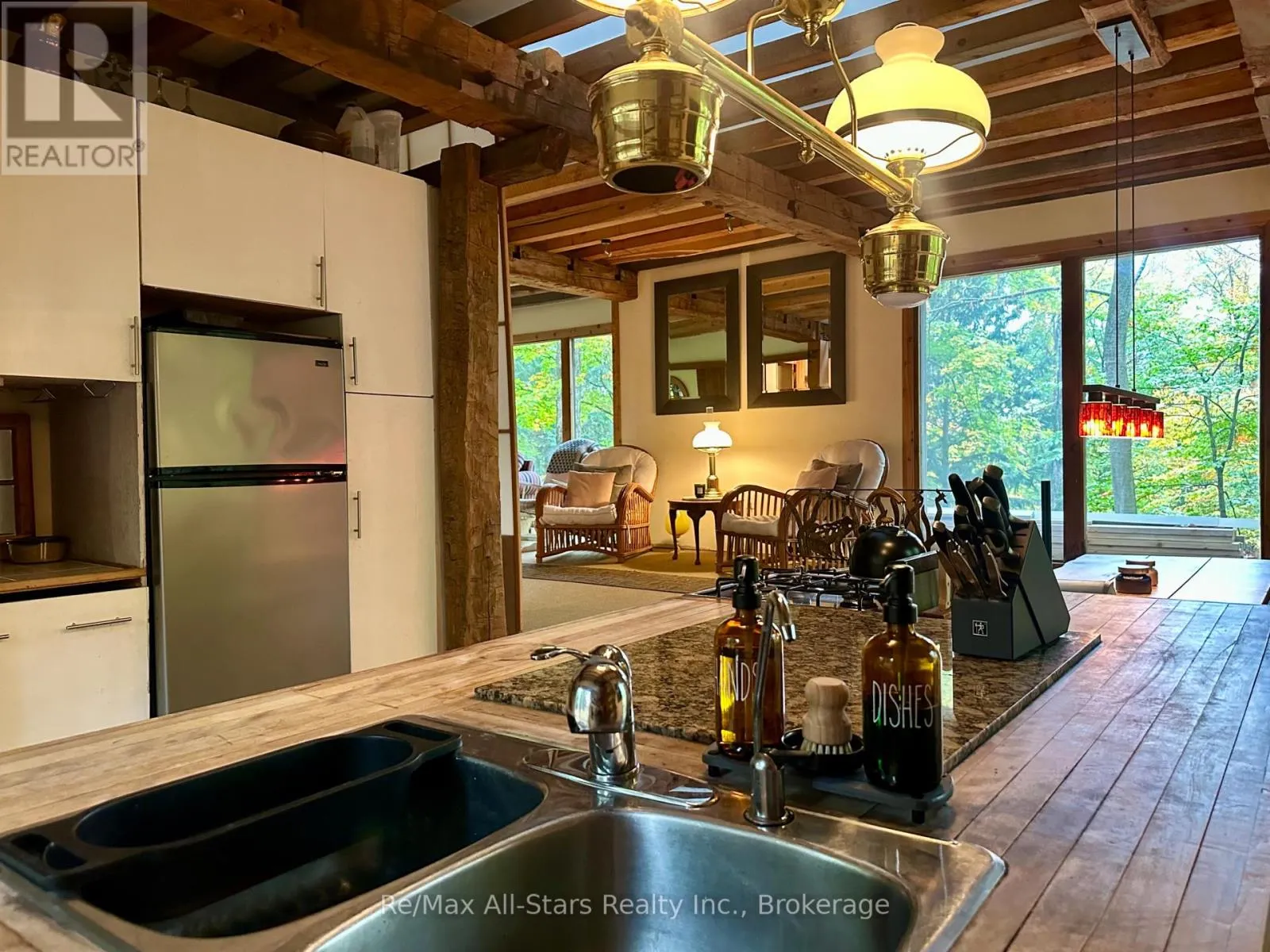 1005 MCARTHUR POINT ROAD