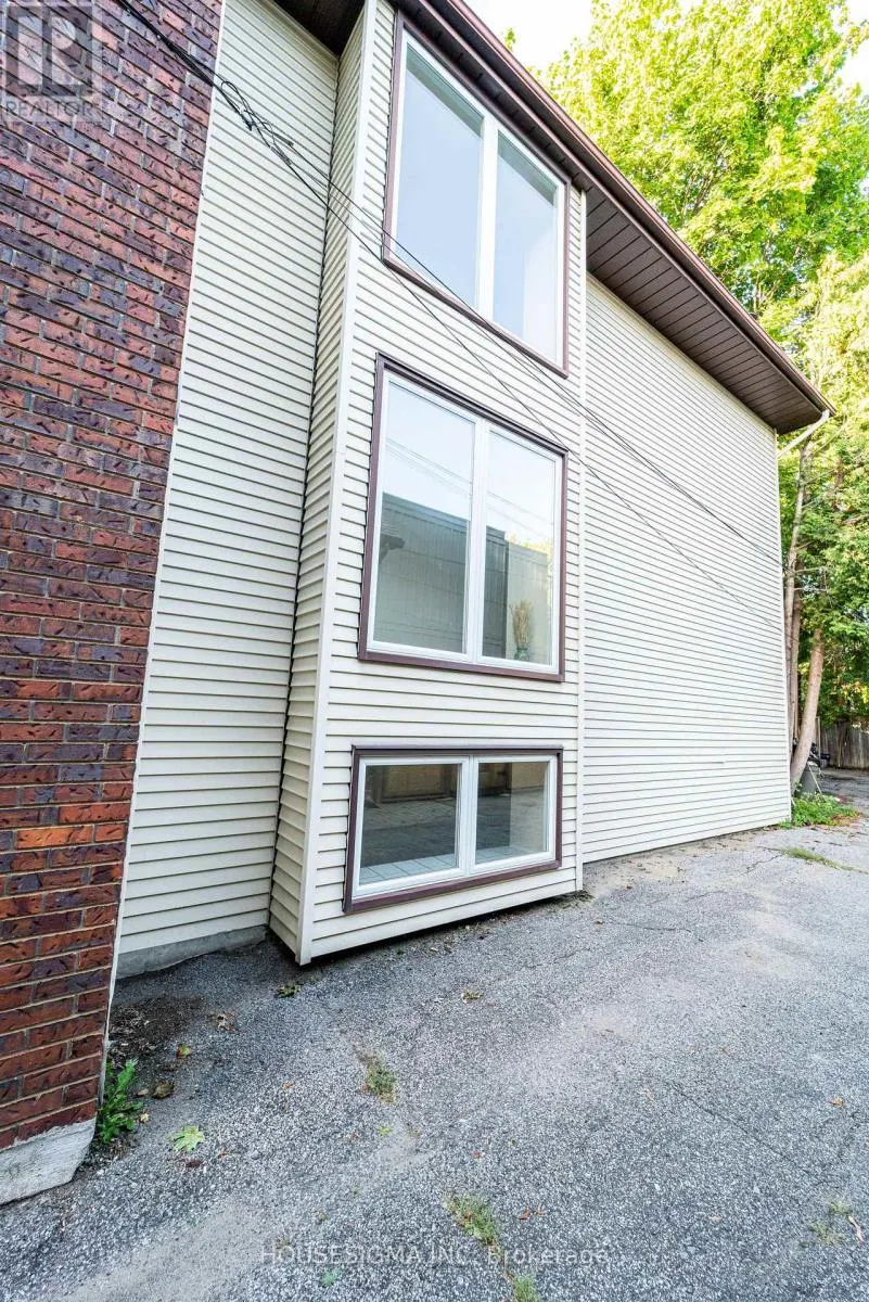 43 SWEETLAND AVENUE