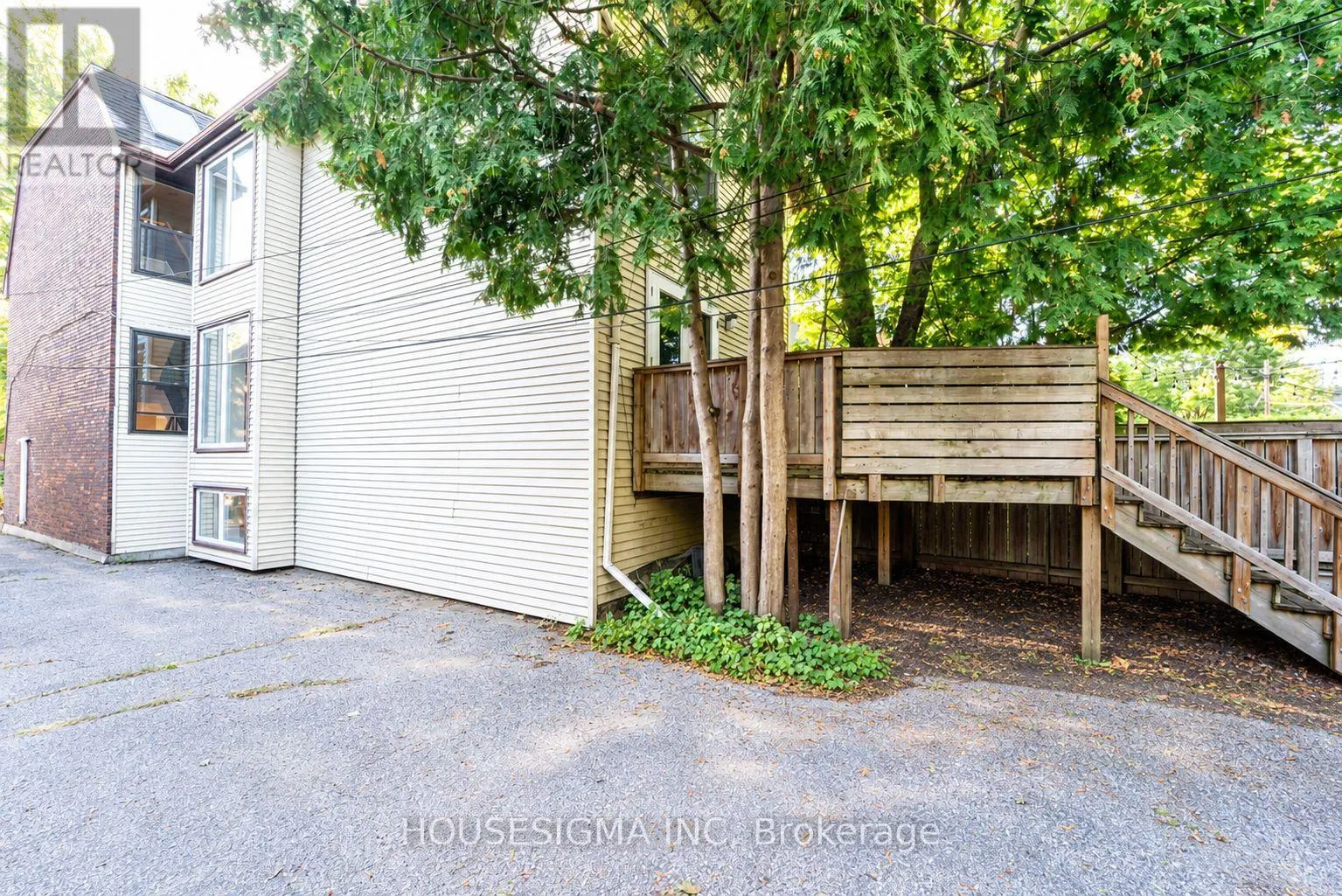 43 SWEETLAND AVENUE