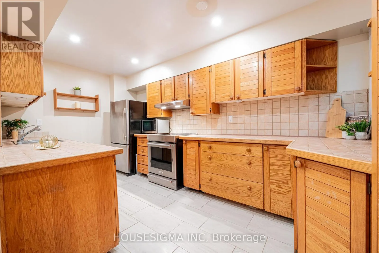 43 SWEETLAND AVENUE