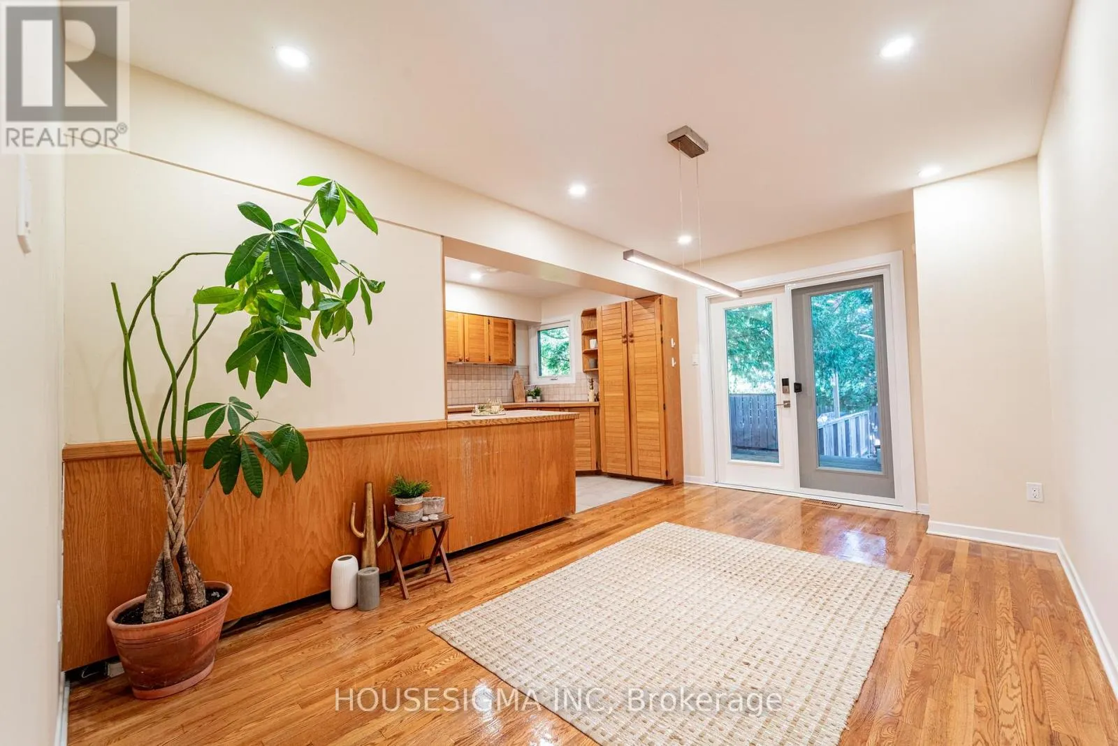 43 SWEETLAND AVENUE