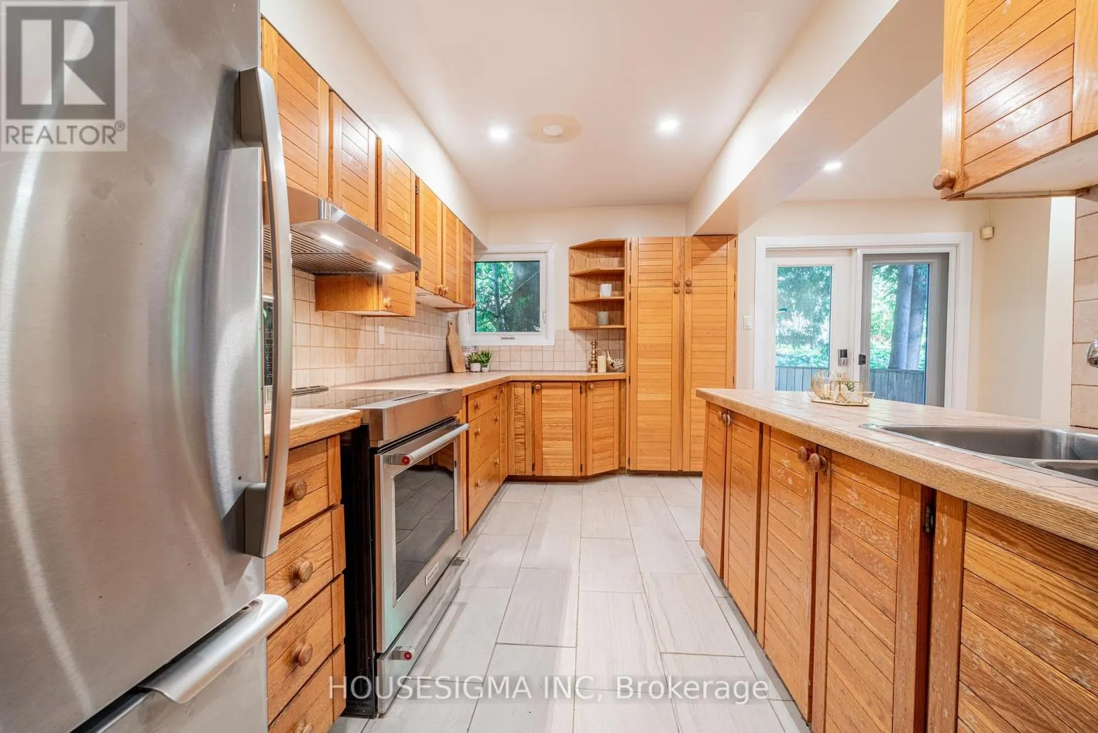 43 SWEETLAND AVENUE