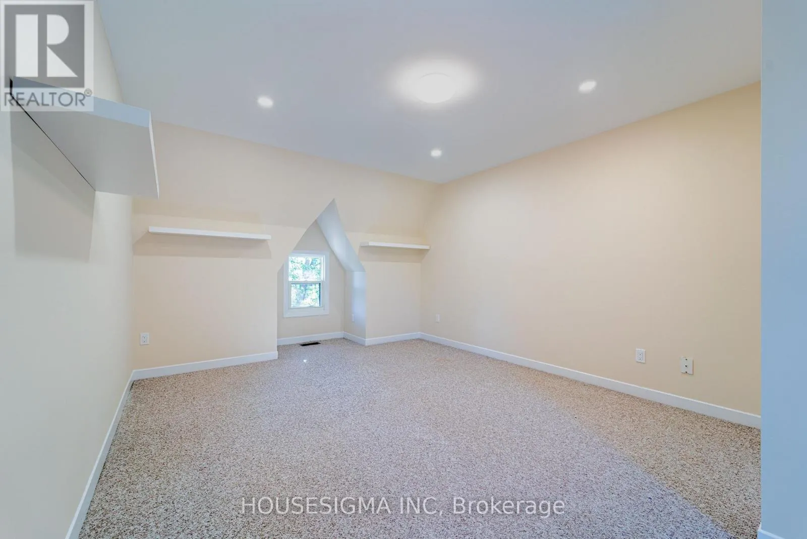 43 SWEETLAND AVENUE