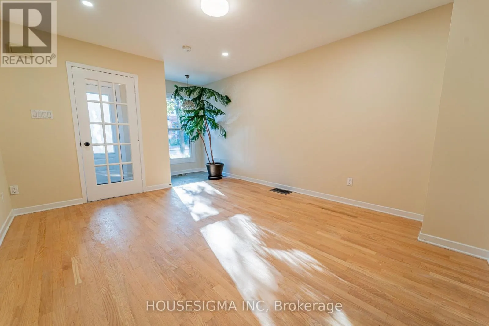 43 SWEETLAND AVENUE