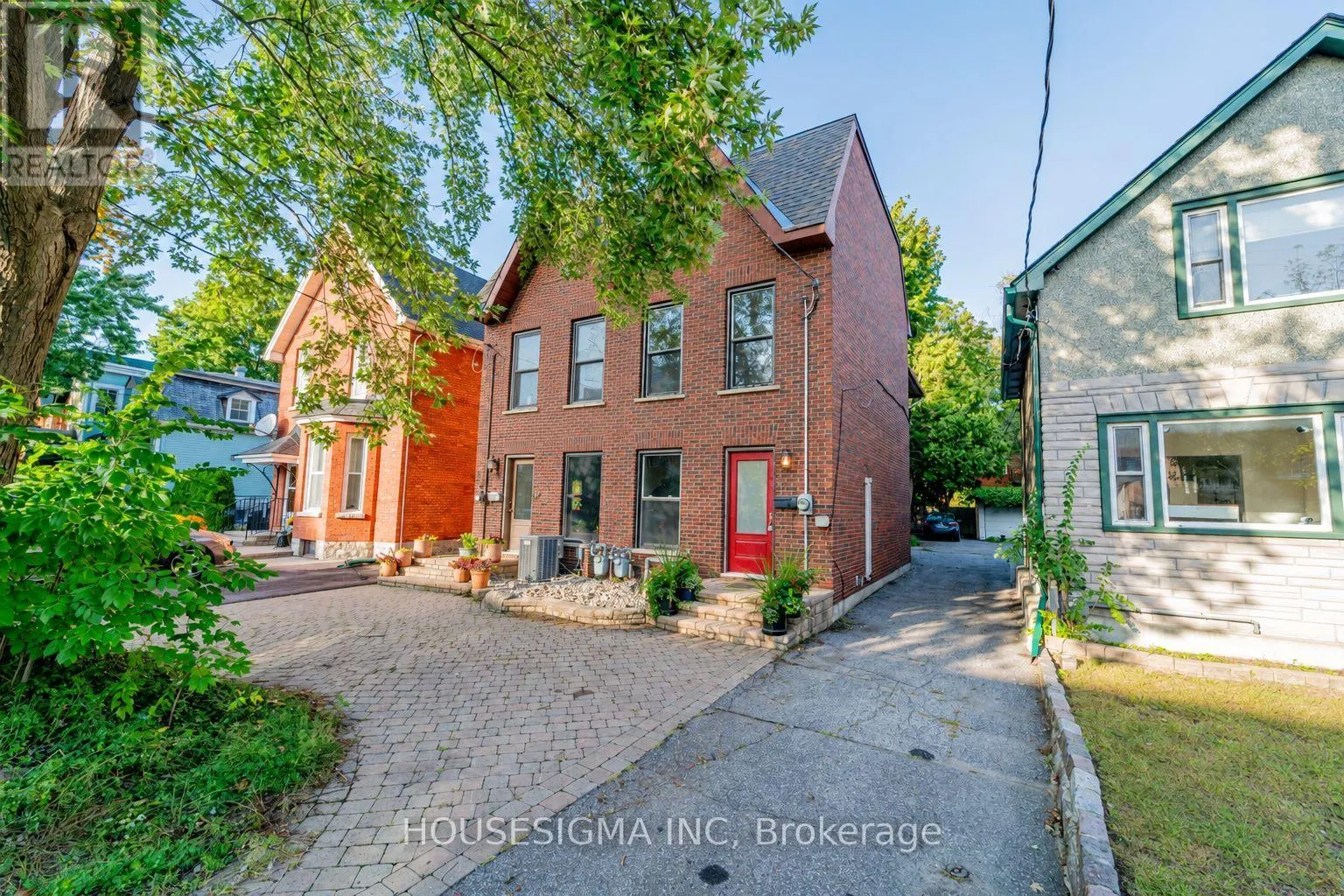 43 SWEETLAND AVENUE