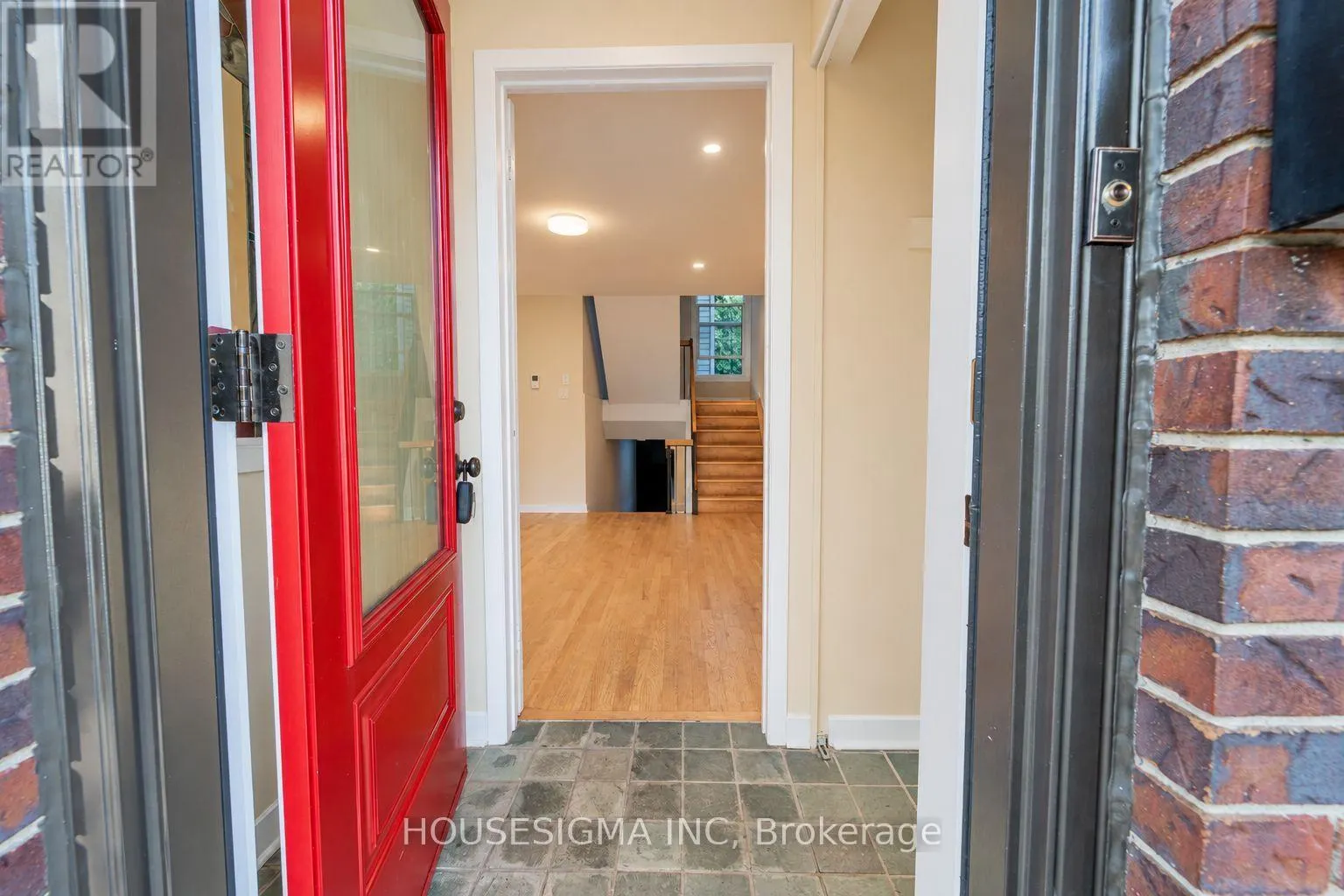 43 SWEETLAND AVENUE