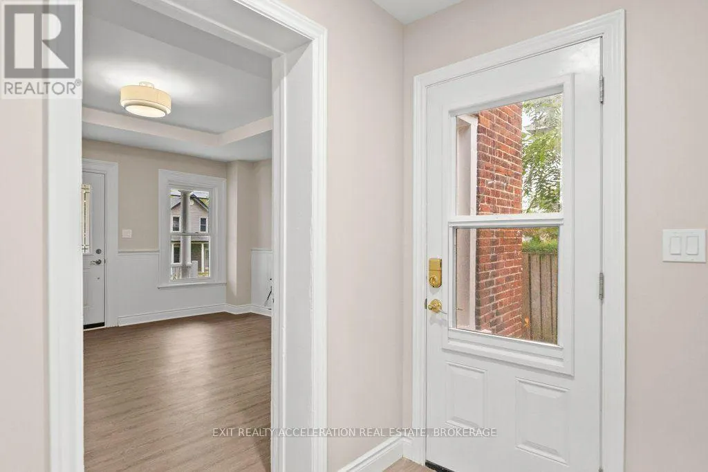 211 BRIDGE STREET W