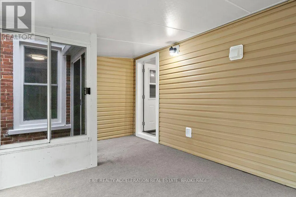 211 BRIDGE STREET W
