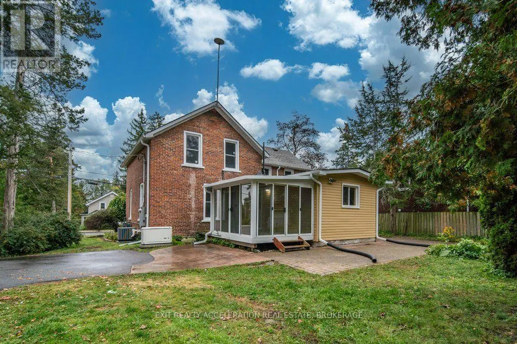 211 BRIDGE STREET W