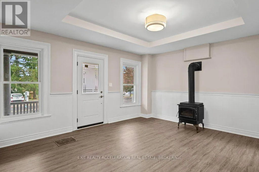 211 BRIDGE STREET W
