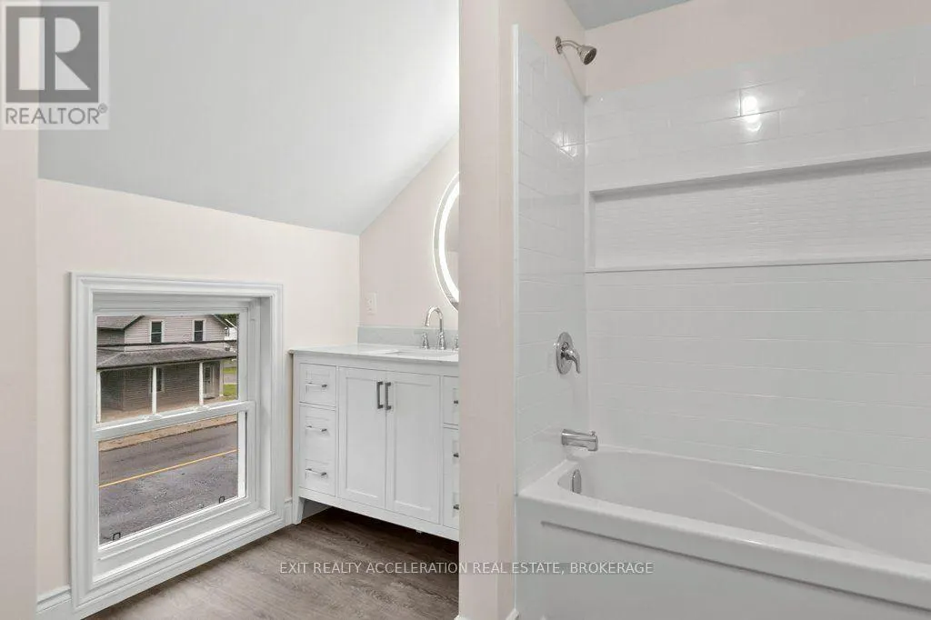 211 BRIDGE STREET W