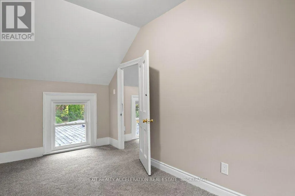 211 BRIDGE STREET W