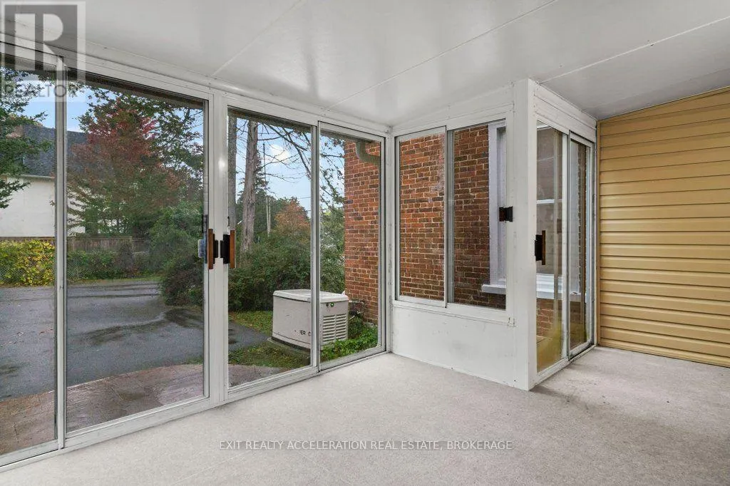 211 BRIDGE STREET W